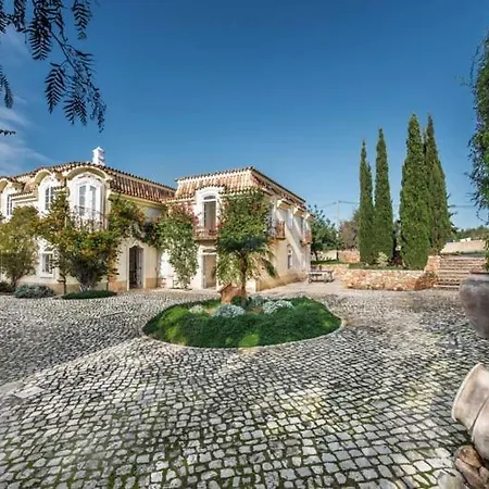 Guerreiros Vermelhos Villa Sleeps 19 With Pool Air Con And Wifi * Guerreiros Vermelhos