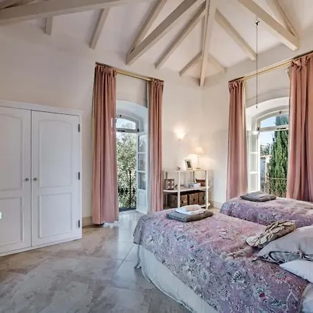 Villa Guerreiros Vermelhos Villa Sleeps 19 With Pool Air Con And Wifi *