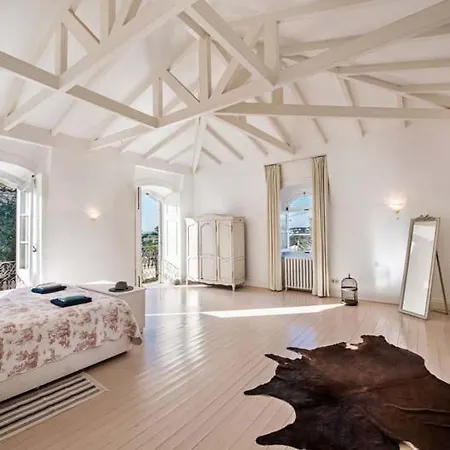 Guerreiros Vermelhos Villa Sleeps 19 With Pool Air Con And Wifi