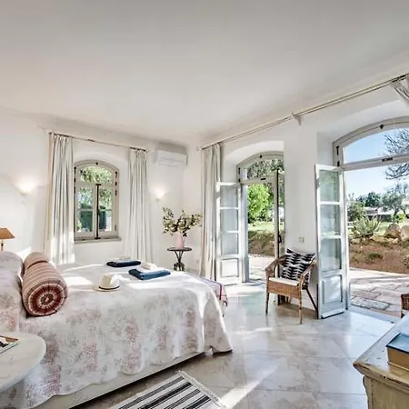 Guerreiros Vermelhos Villa Sleeps 19 With Pool Air Con And Wifi *