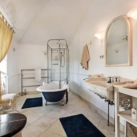Villa Guerreiros Vermelhos Villa Sleeps 19 With Pool Air Con And Wifi